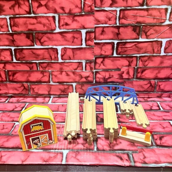 Thomas & Friends Wooden Railway bridge and track pcs - Picture 2 of 8